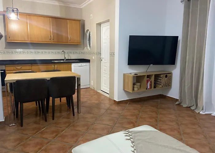 Parra Home Holidays - Close To Gale Beach